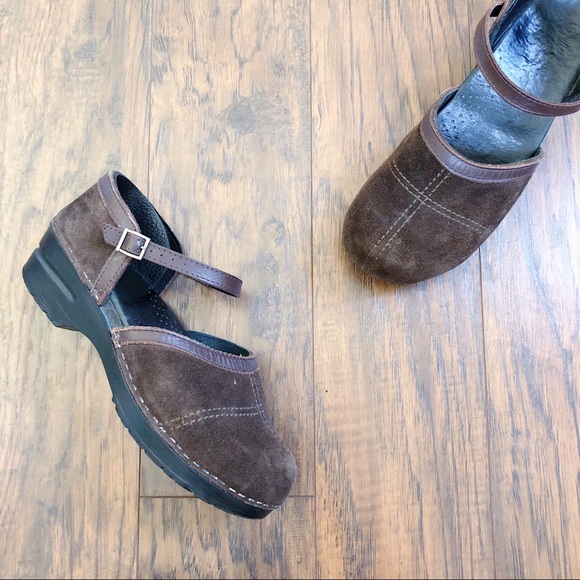 Dansko • Madrigal brown suede clogs Mary Jane leather platform chunky orthotic